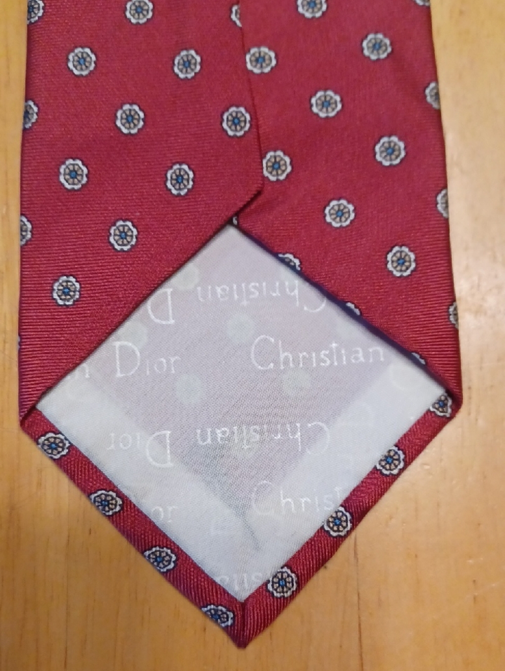 Christian Dior 100% Silk Red Patterned Silk Tie Needs Cleaning And Slight Repair - Picture 3 of 7
